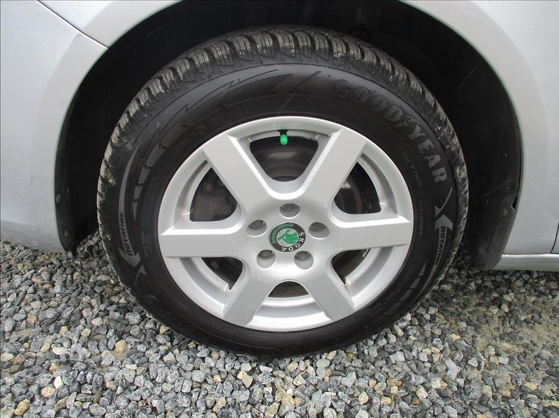 Škoda Fabia 1,2 i, klima, serv. kniha, - fotka 27 z 42