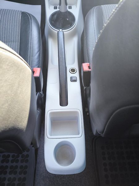 Škoda Roomster (2007) 1,4i16V STYLE - fotka 37 z 58