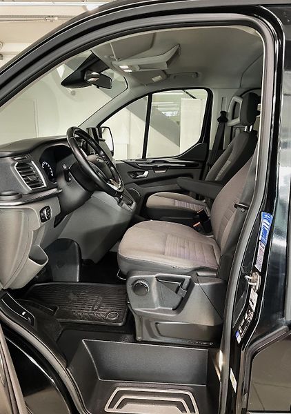 Ford Tourneo Custom Titanium L1 125kW AT, ČR - fotka 9 z 29