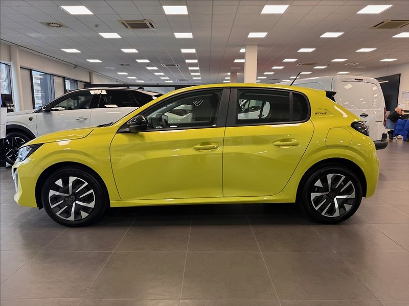 Peugeot 208 (2026) 1,2 STYLE Turbo 100 MAN6 - fotka 2 z 6