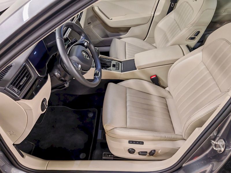 Škoda Superb (2024) iV 1.4 TSI 160 kW DSG L&K - fotka 20 z 29