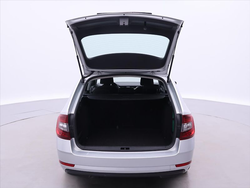 Škoda Octavia 2,0 TDI 110kW DSG CZ Style DPH - fotka 9 z 35