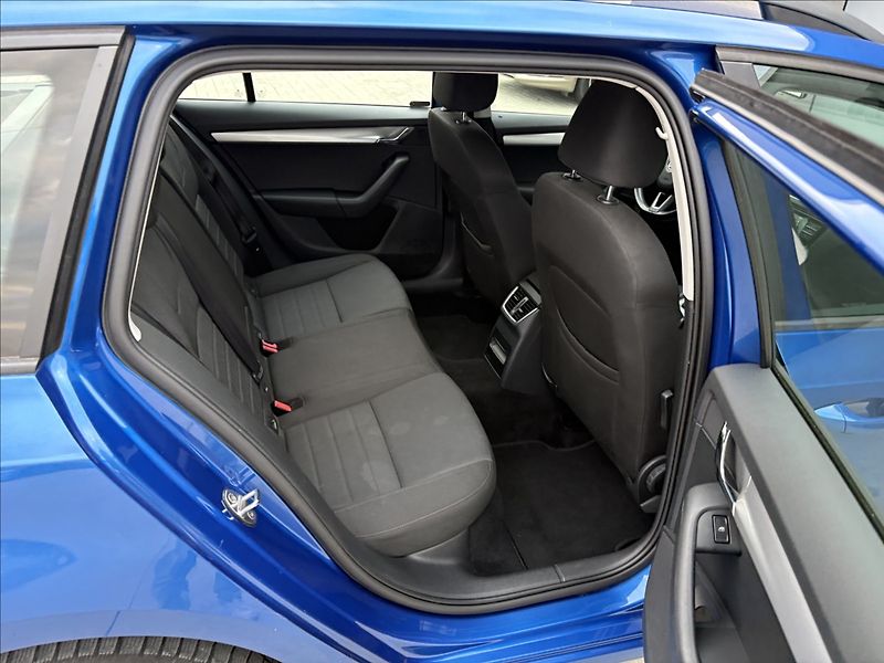 Škoda Octavia 2,0 TDI 110 KW STYLE - fotka 18 z 23
