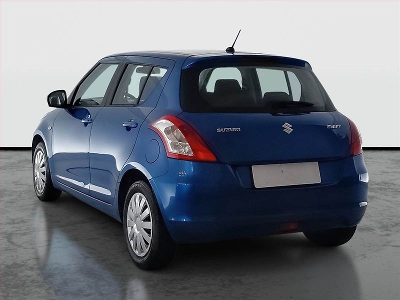 Suzuki Swift (2015) 1.2 - fotka 4 z 14