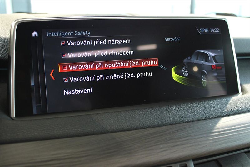 BMW X5 xDrive40d NezTop/HUD/Pano/AdLE - fotka 18 z 32
