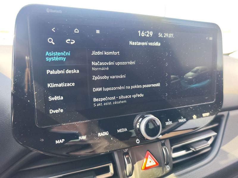 Hyundai i30 1.5 T-GDI/117kW Smart Navi - fotka 17 z 34