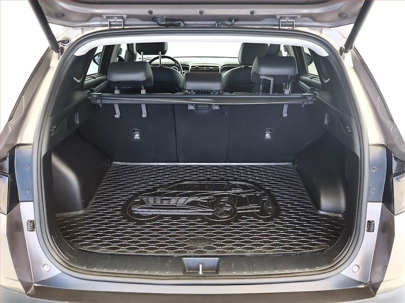 Hyundai Tucson (2022) 1.6 T-GDI PHEV - fotka 12 z 22
