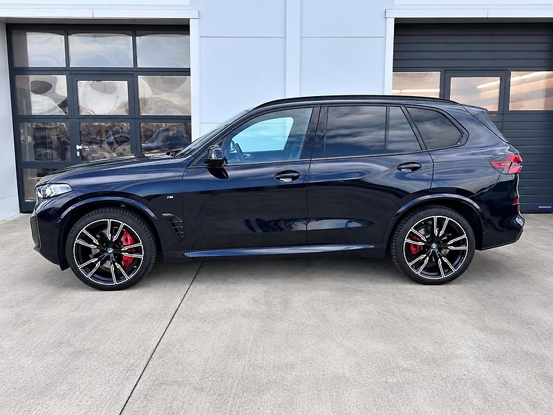 BMW X5 xDrive30d M-Sport PRO - fotka 3 z 34