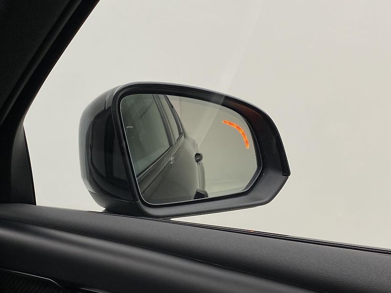Volvo XC40 (2026) B3 AUT DARK PLUS - fotka 32 z 60