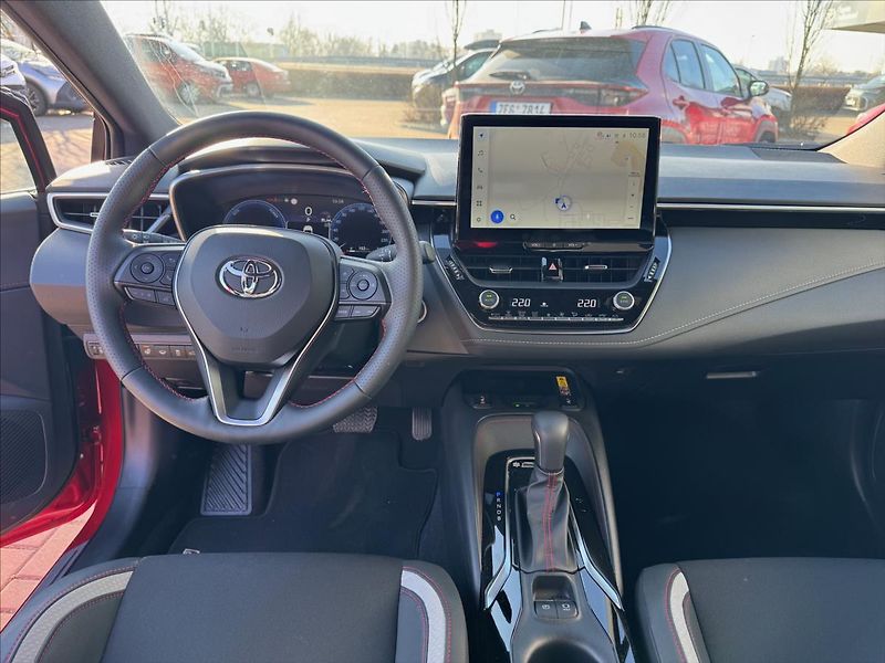 Toyota Corolla 1,8 GR Sport Dynamic - fotka 12 z 12