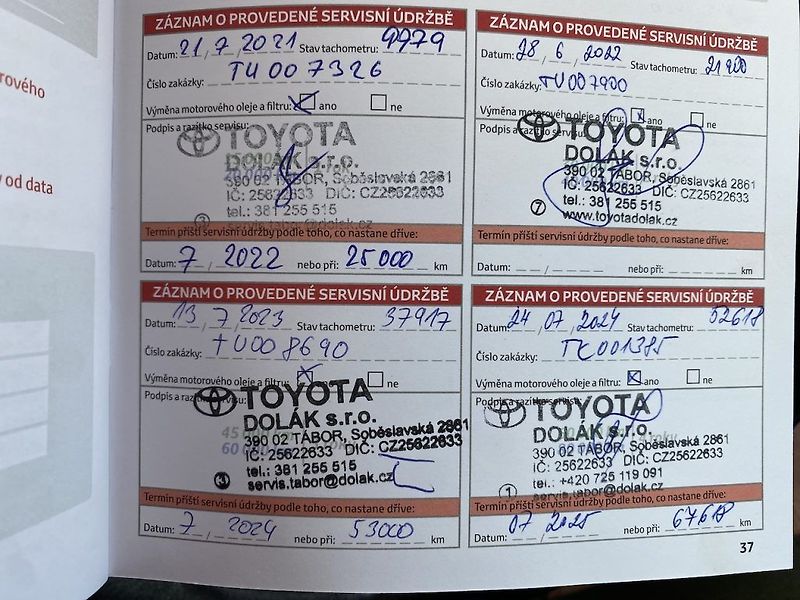 Toyota Corolla 1.6i, ČR, Executive, záruka - fotka 16 z 18