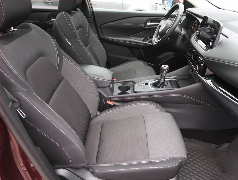 Nissan Qashqai (2022) N-Connecta 1.3 DIG-T - fotka 9 z 20