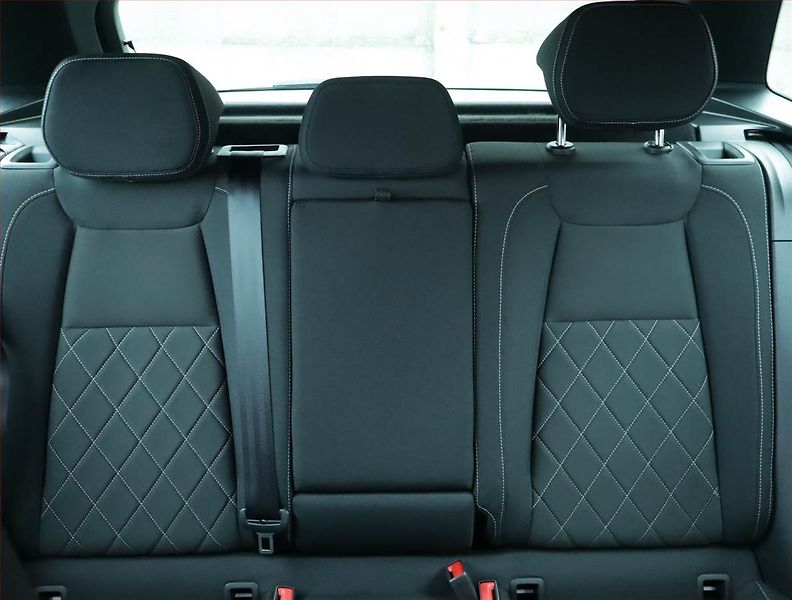 Škoda Karoq (2023) Sportline 1.5 TSI - fotka 10 z 24