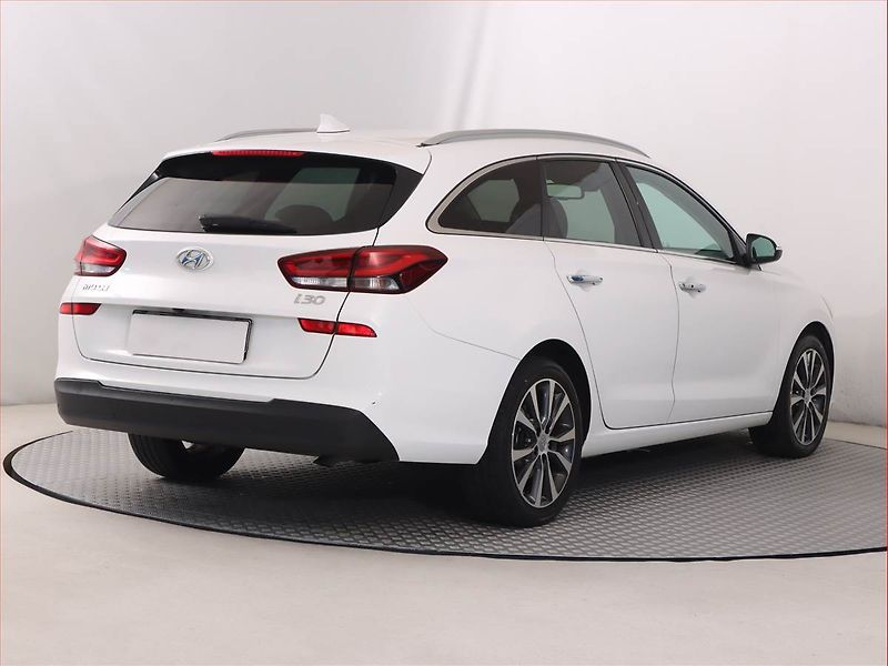Hyundai i30 (2018) 1.6 CRDi, Automat, Serv.kniha - fotka 5 z 23