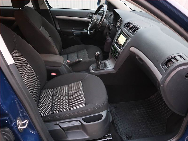 Škoda Octavia (2012) 1.6 TDI 4x4, 4X4, Serv.kniha - fotka 9 z 17