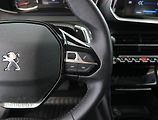 Peugeot 2008 (2022) Allure 1.2 PureTech, Automat - náhled 22