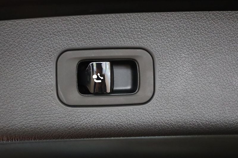 Mercedes-Benz GLC 220d 4MATIC, DISTRONIC, Tažné - fotka 7 z 38