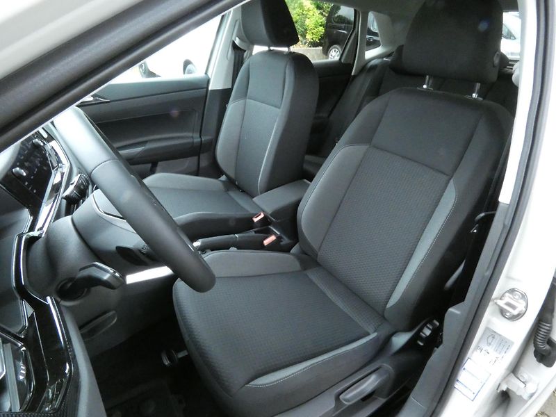 Volkswagen Polo People 1,0 TSI 85 kW 7DSG - fotka 21 z 30
