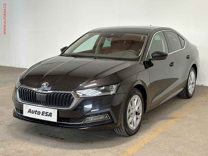 Škoda Octavia (2021) 1.5TSi, ČR, AC, výhřev sed. - fotka 3 z 17