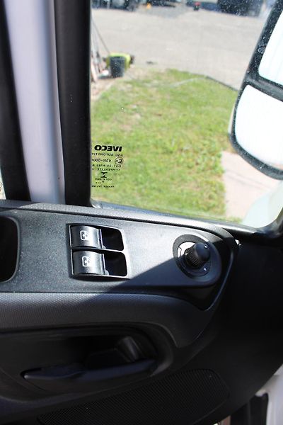Iveco Daily 35S160 2,3 Hi-Matic Skříň+čelo - fotka 16 z 20