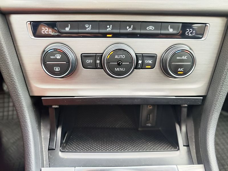Volkswagen Golf 1.4 TSI/92kW Comfortline DSG - fotka 20 z 38