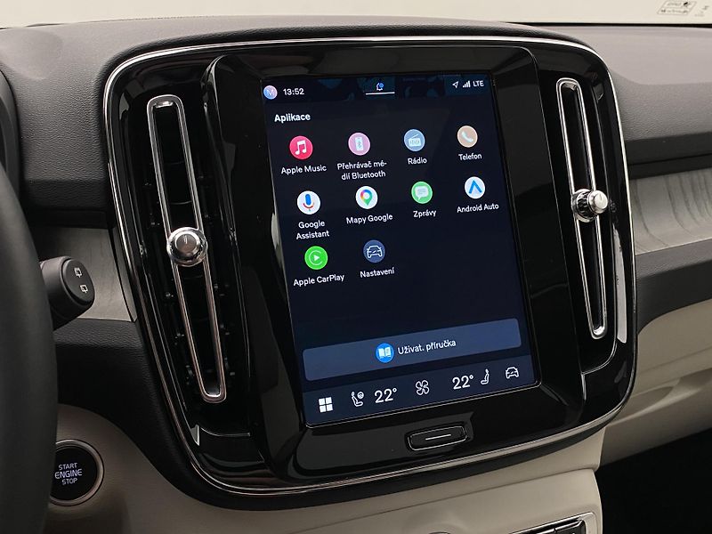 Volvo XC40 B4 DARK ULTRA AUT CZ - fotka 8 z 59
