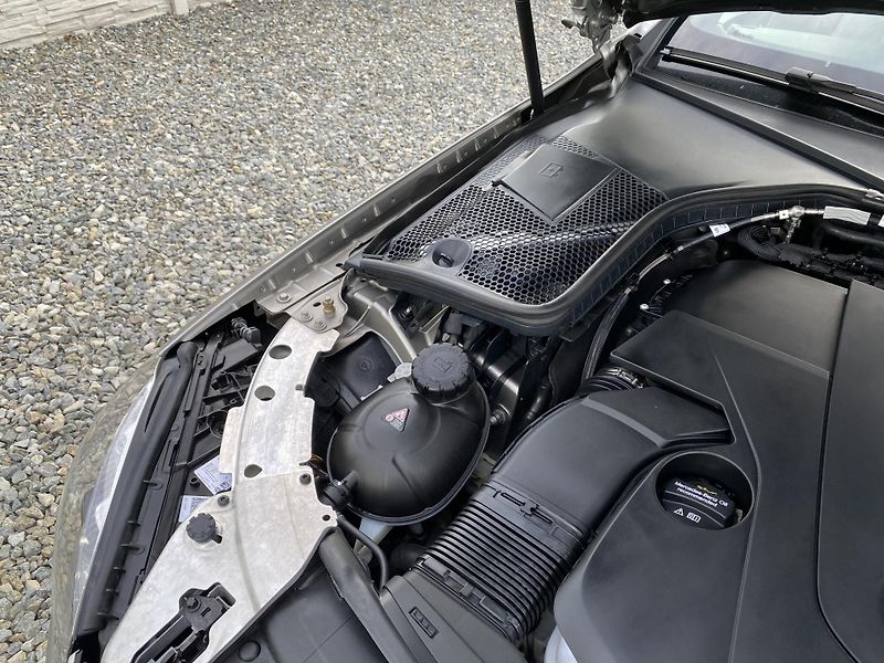 Mercedes-Benz Třídy C C 400 COUPE 4MATIC 51.000KM - fotka 77 z 149