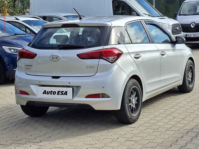 Hyundai i20 (2015) 1.2CVVT, 2.maj,ČR, AC, tempo - fotka 6 z 17