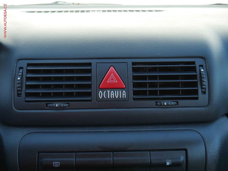 Škoda Octavia (2003) 1.6MPi, ČR, AC - fotka 13 z 16