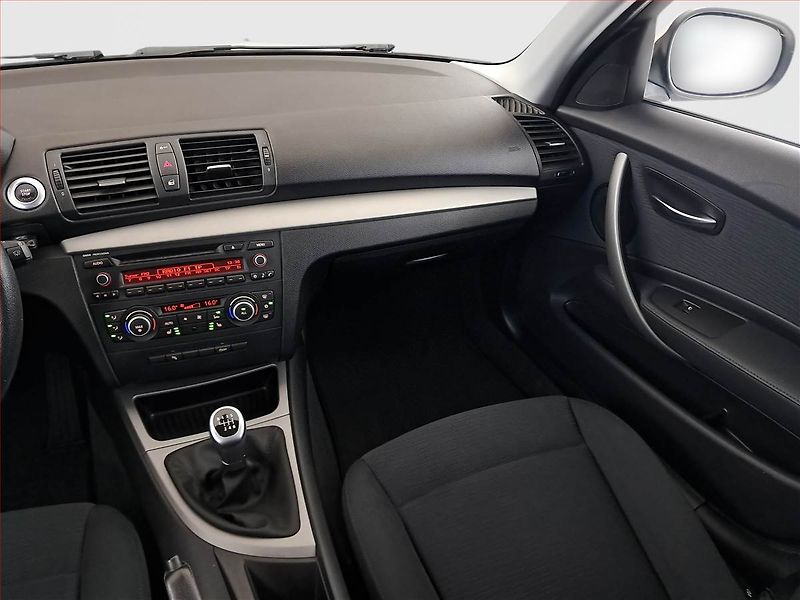 BMW Řada 1 (2011) 116i, Tažné, jezdí výborně - fotka 8 z 16