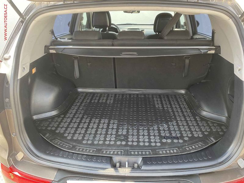 Kia Sportage (2011) 1.6GDI, 1.maj,ČR, Klima - fotka 7 z 15