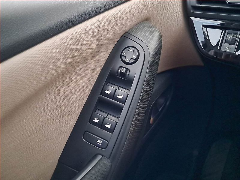 Citroën C4 Picasso (2016) 1.6 BlueHDi, Navi, Tempomat - fotka 18 z 18