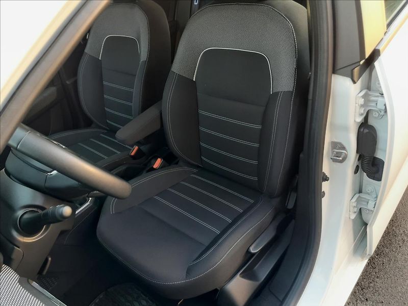 Dacia Sandero 1,0 SCe 49kW - fotka 17 z 48