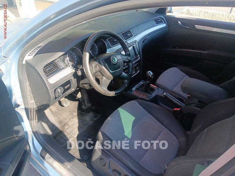 Škoda Superb (2012) 2.0 TDi, ČR, servis.kniha - fotka 3 z 3