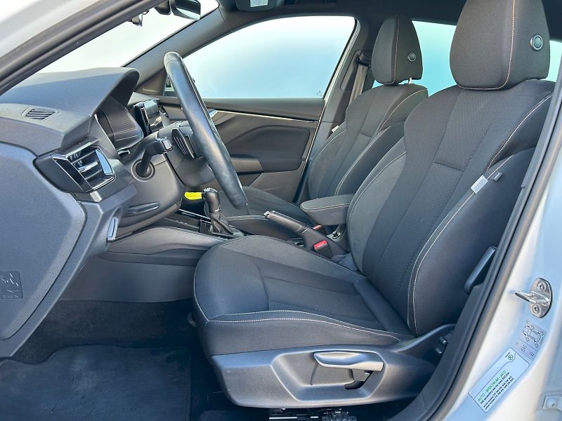 Škoda Kamiq (2020) Scoutline 1.5 TSI 110 kW DSG - fotka 13 z 33