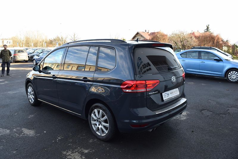 Volkswagen Touran (2017) 1.4TSI 110kw COMFORTLINE WEBAS - fotka 11 z 44