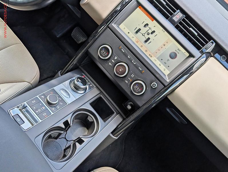 Land Rover Discovery (2019) 3.0 SD6 HSE, ČR, vzduch - fotka 16 z 20