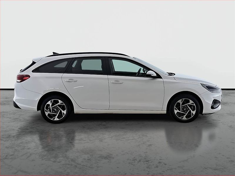 Hyundai i30 (2024) Family Smart 1.5 DPI - fotka 6 z 20