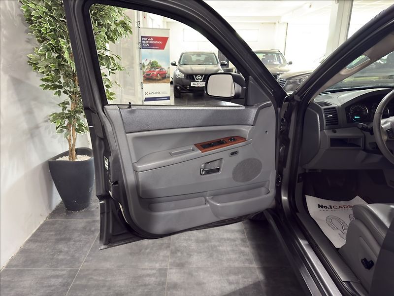 Jeep Grand Cherokee 3,0   CRDI KŮŽE VÝHŘEV TEMPO - fotka 6 z 26
