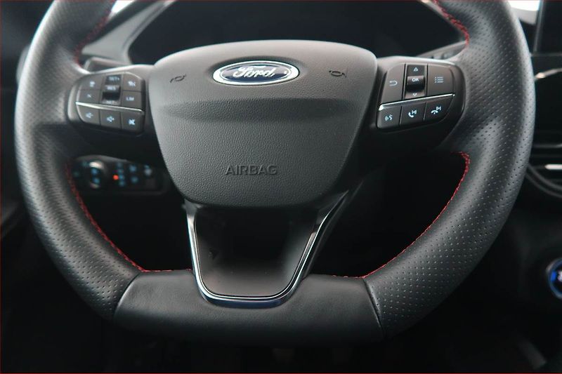 Ford Kuga (2021) 1.5 EcoBoost - fotka 16 z 18