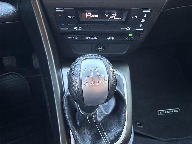 Honda Civic 1,8 i-VTEC COMFORT - fotka 18 z 20