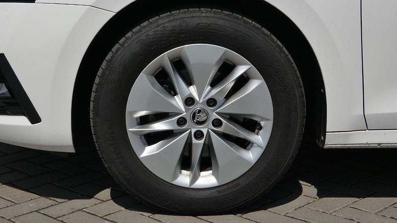 Škoda Octavia Combi 2,0 TDI Ambition - fotka 22 z 23