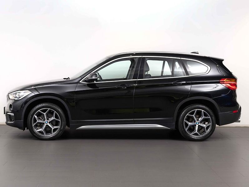 BMW X1 xDrive18d - fotka 3 z 21