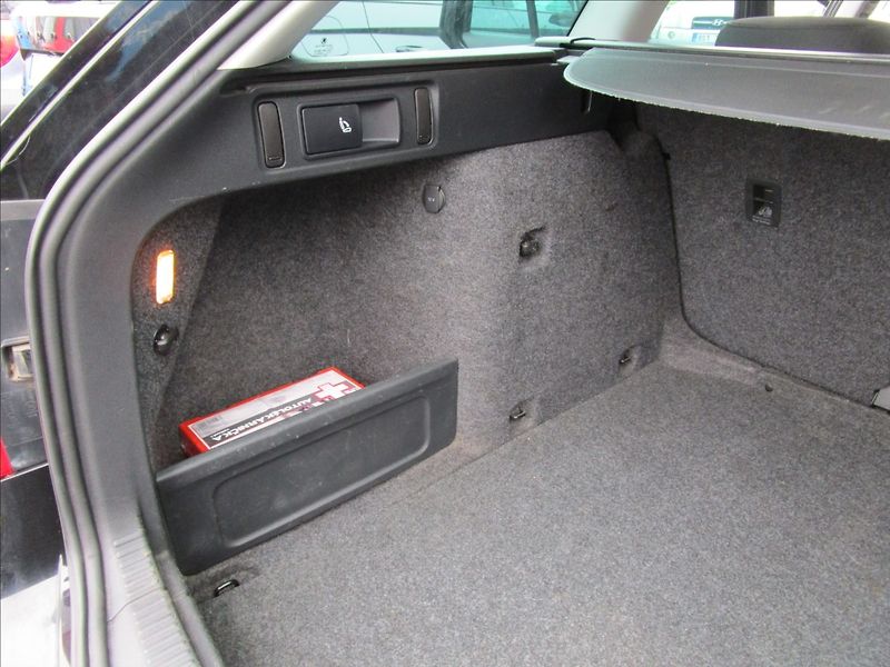 Škoda Octavia Combi 2.0TDi DSG, Scout - fotka 36 z 41