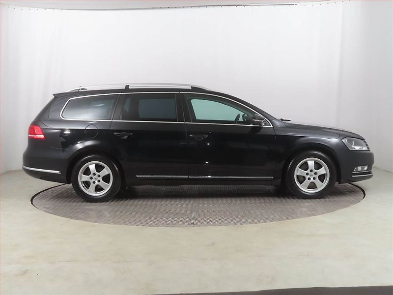 Volkswagen Passat (2013) 1.6 TDI, Serv.kniha, Navi - fotka 6 z 21