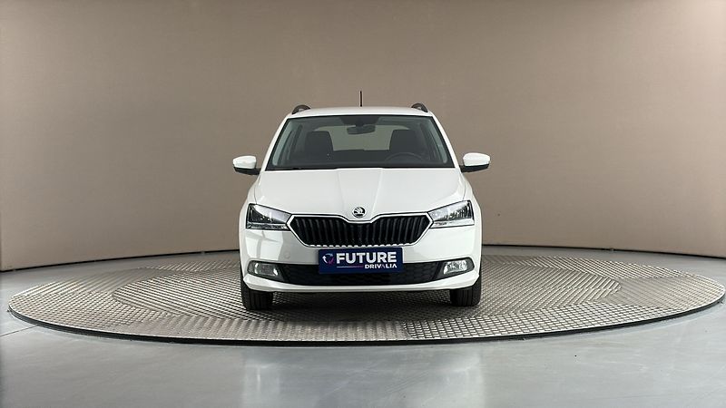Škoda Fabia 1.0 TSI Ambition Combi - fotka 3 z 25