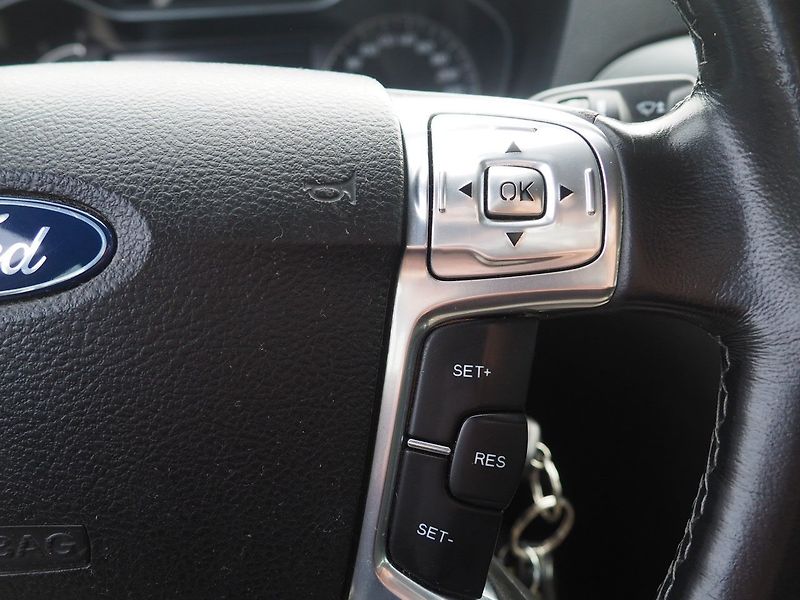 Ford S-MAX (2010) 2.0 TDCI, 120 kW, 7 míst - fotka 24 z 37