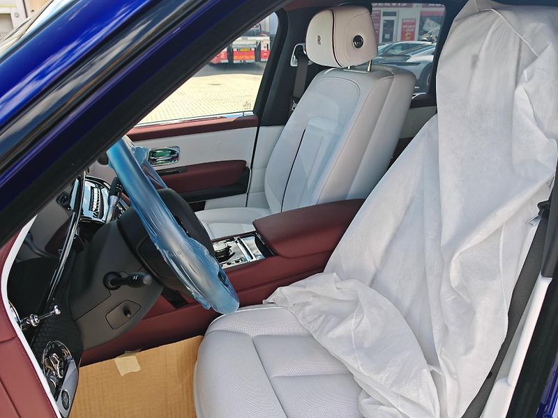 Rolls-Royce Cullinan Black Badge, CZ, Nový vůz - fotka 10 z 26