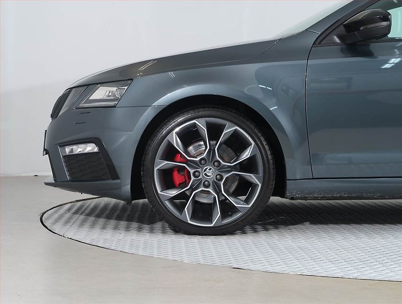 Škoda Octavia (2017) RS 2.0 TDI 4x4 DSG, 4X4 - fotka 15 z 24