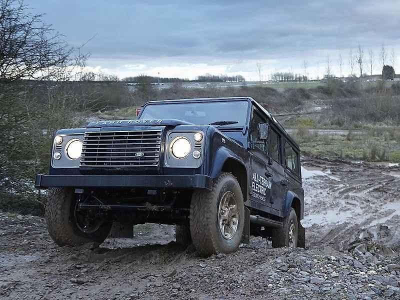 Land Rover Defender s elektromotorem